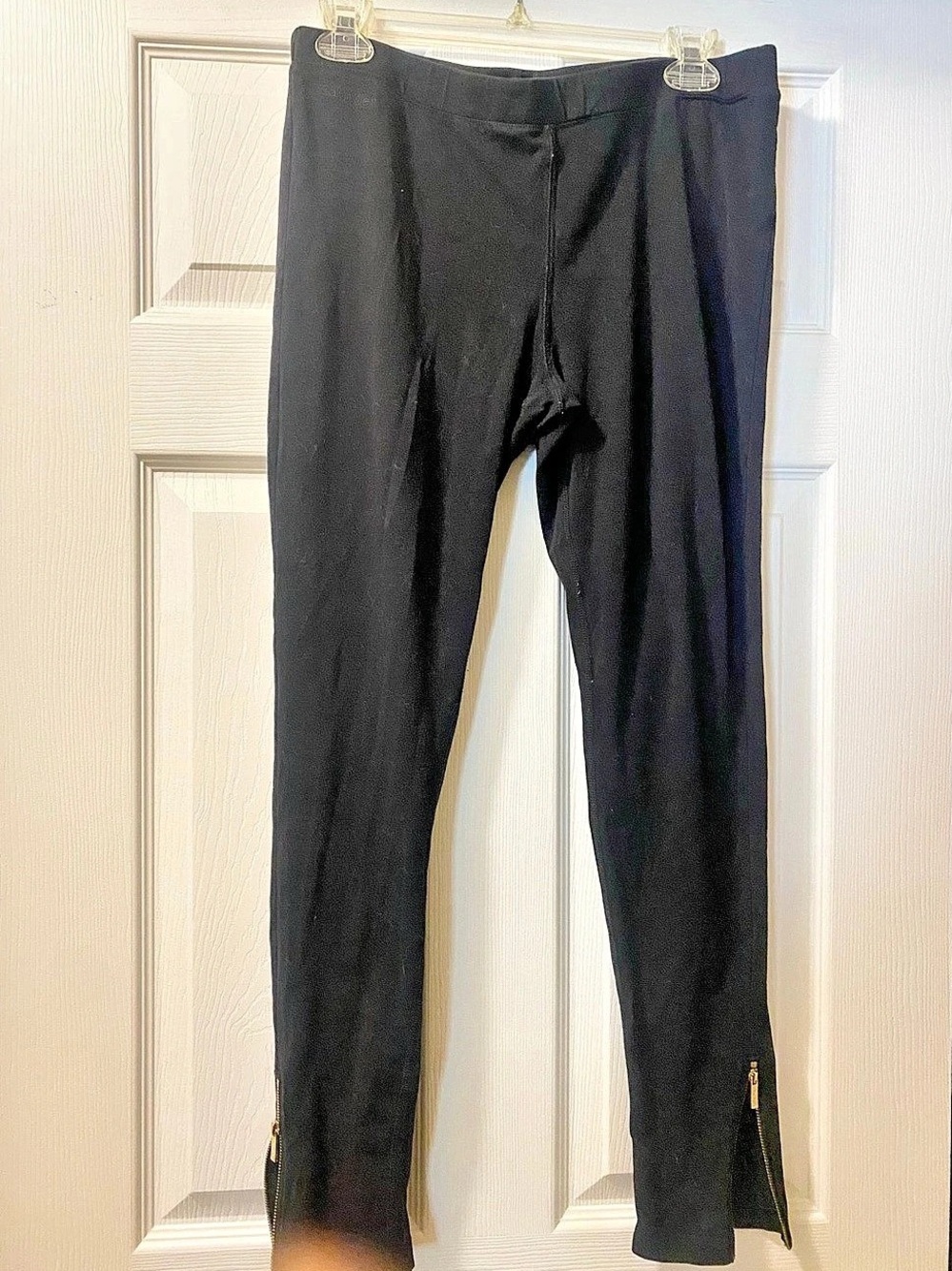 Calvin Klein Black Leggings with ankle zippers, Size Large